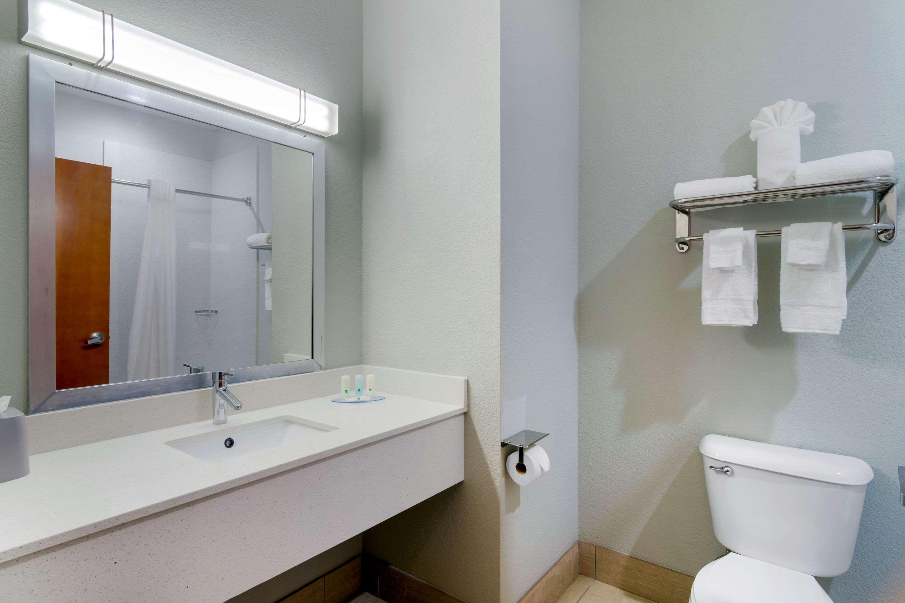 Quality & Decatur - Atlanta East Hotel 3*