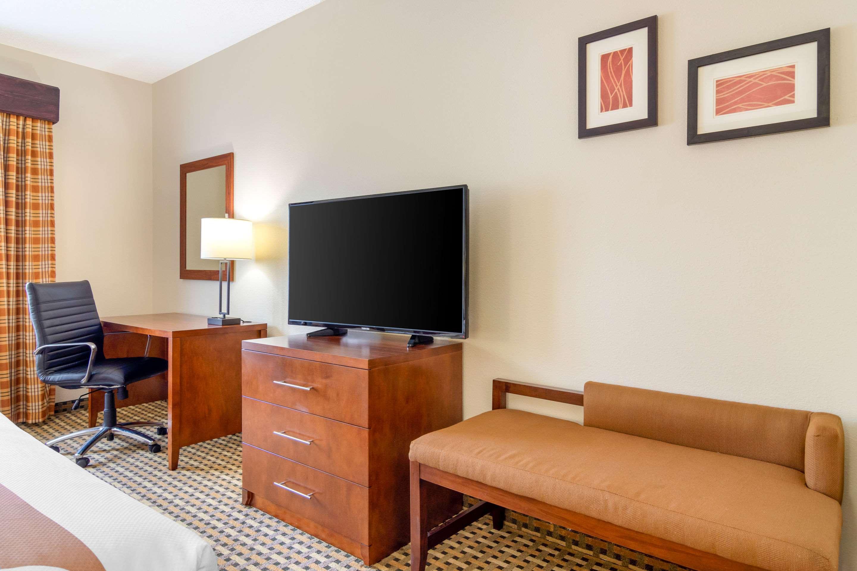 Quality & Decatur - Atlanta East Hotel