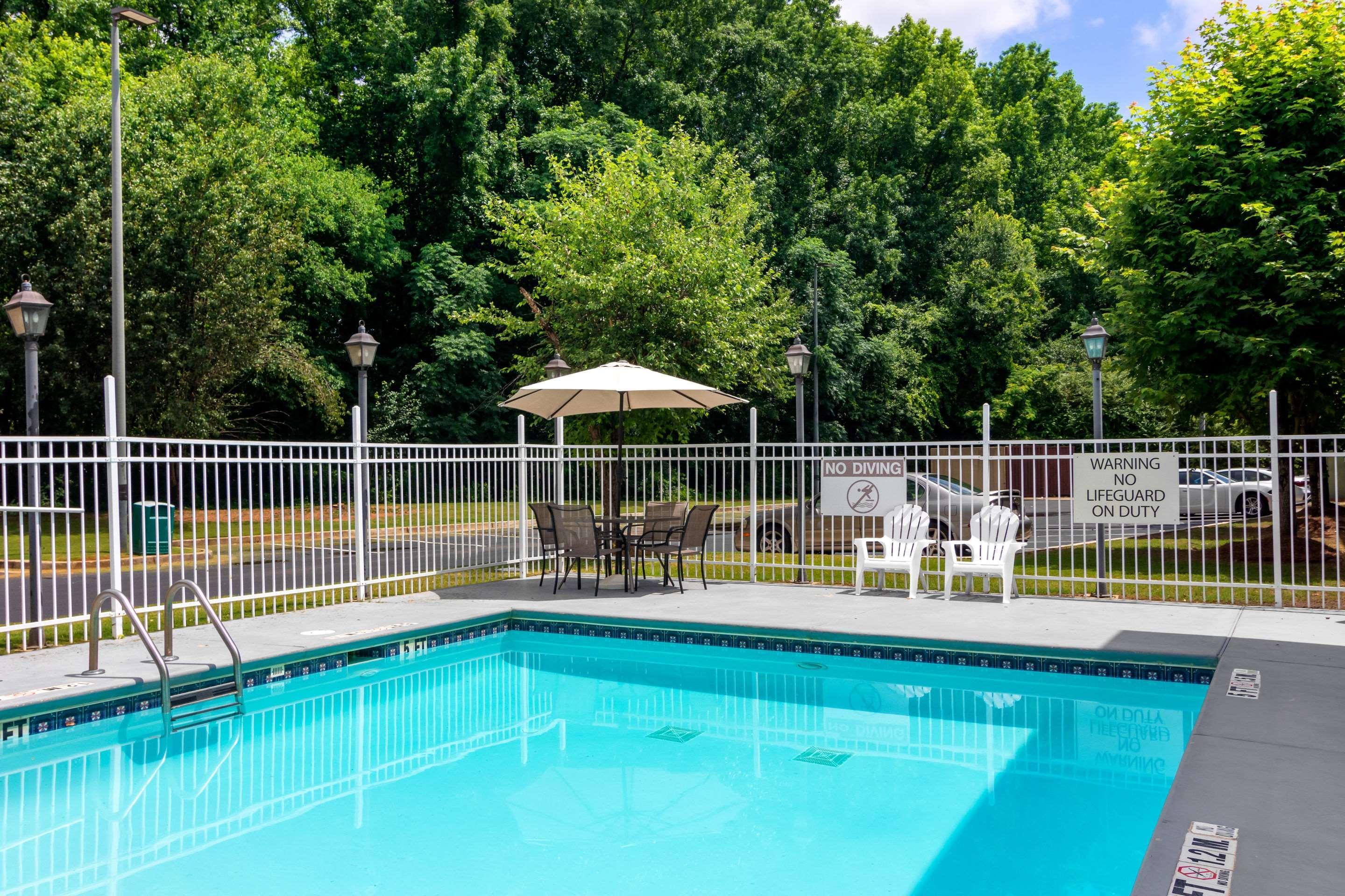 Quality & Decatur - Atlanta East Lithonia